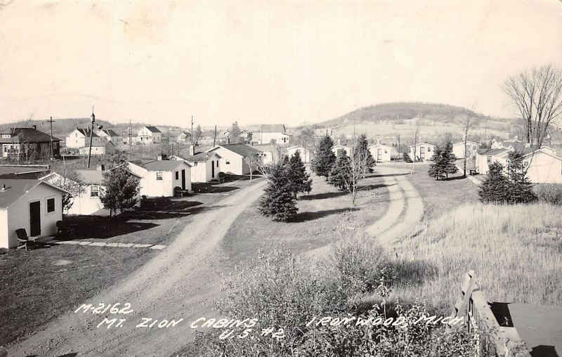 Mt. Zion Cabins - Vintage Postcard (newer photo)